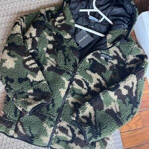 Eddie Bauer Green and Black Sherpa Jacket Boys Kids 5/6 NEW